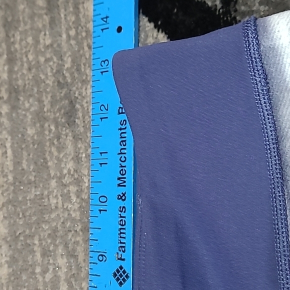 UNDER ARMOUR Fitted Capri Leggings - Picture 3 of 10